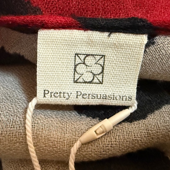 Chic Leopard Print Patchwork Scarf 🇧🇸 - Lightweight & Stylish - Picture 9 of 10